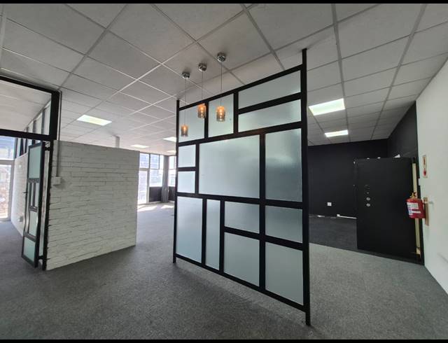 131M² OFFICE TO LET IN BIRNAM